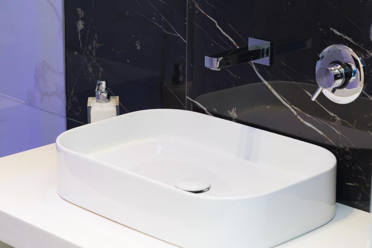 Tritone 125 Suite Рим Экстерьер фото